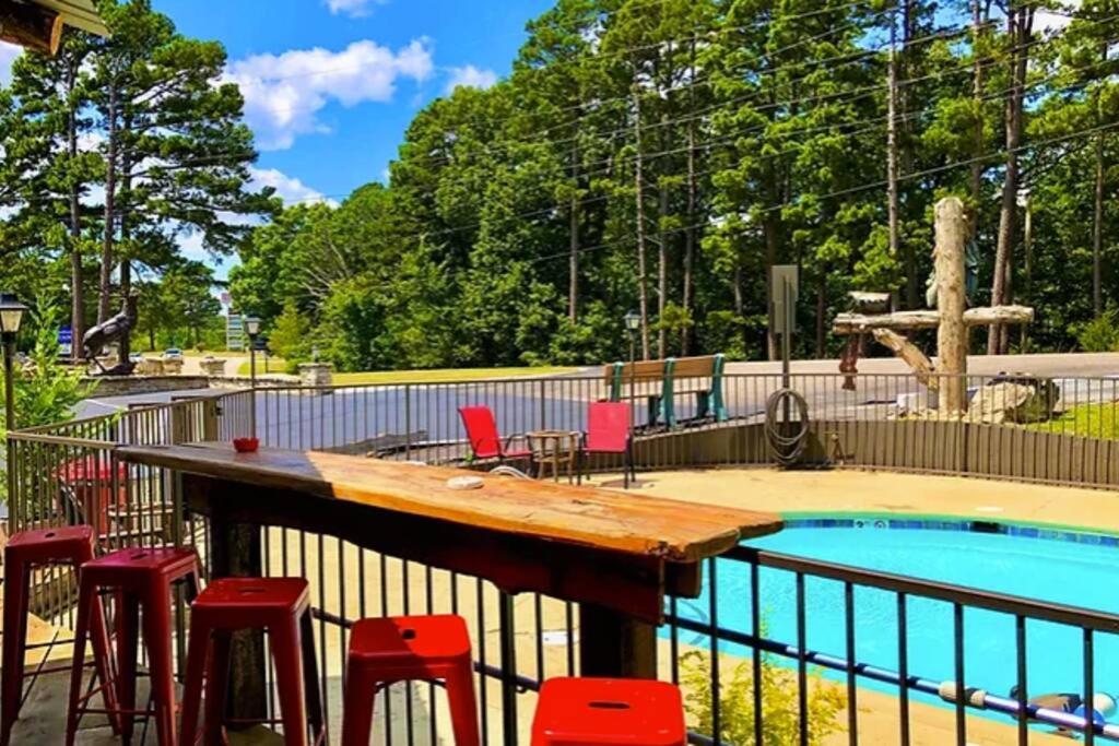 Stonegate Lodge 2 Queen Beds Fast Wifi 50In Tv Salt Water Pool Room # 305 Eureka Springs Buitenkant foto